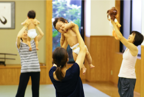 �E�B�Y�}���O���[�v�uWith baby�v